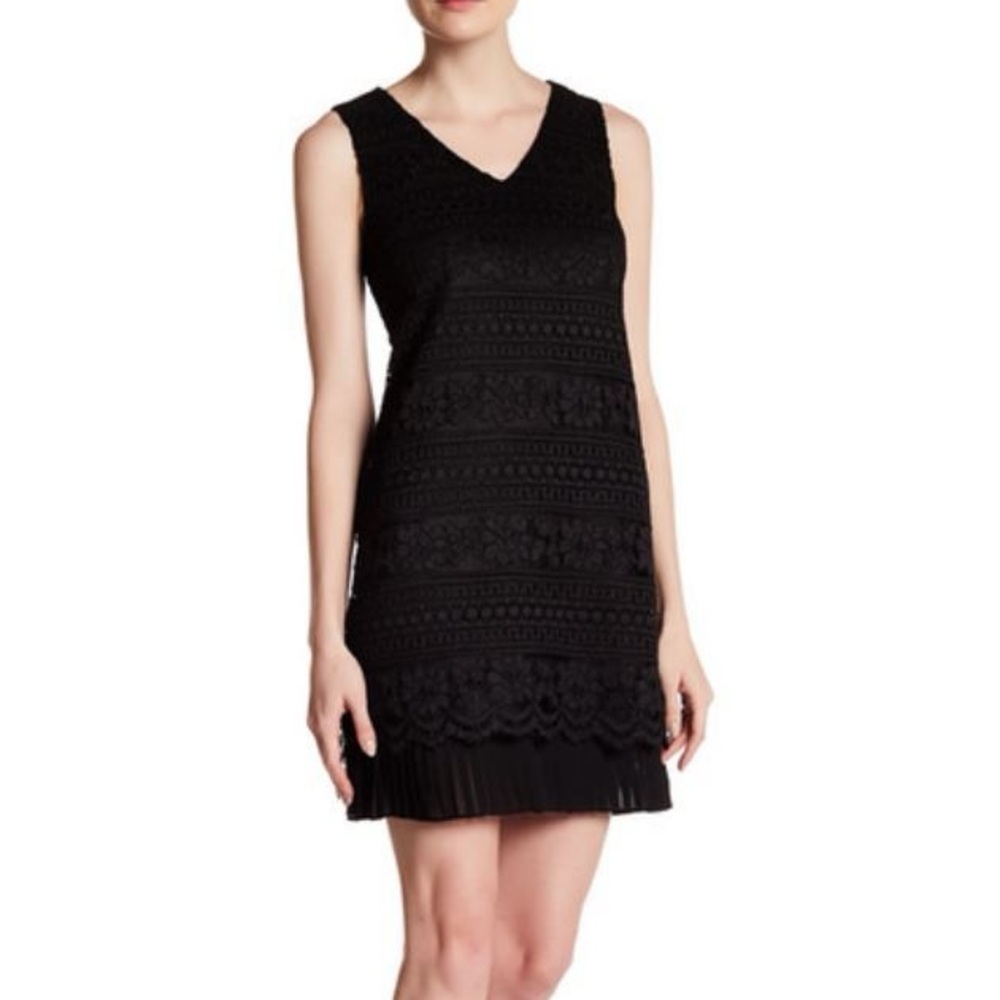 Cece Women's Black Dress Size 6 V Neck Sleeveless Pleated hem Lace